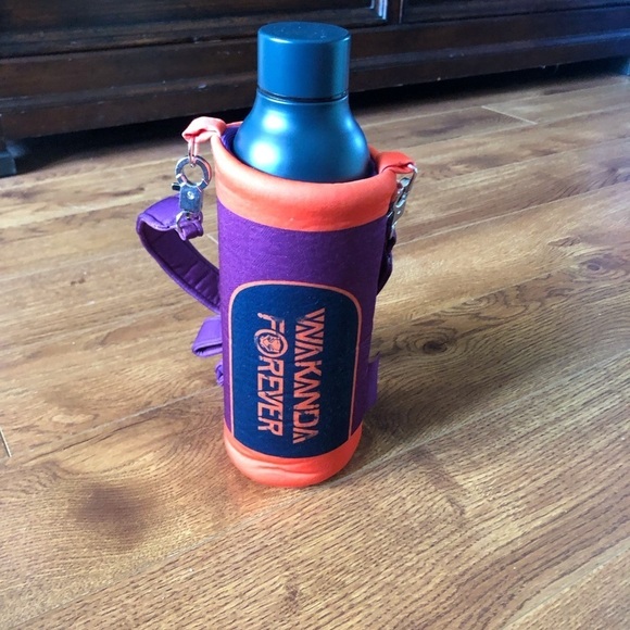 Marvel Black Panther “Wakanda Forever” steel water bottle with crossbody holder - Picture 3 of 7
